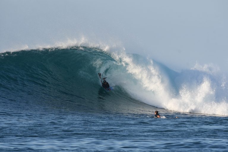 El primer ‘caminante’ sobre las olas en Ecuador: Federico Block, el primer surfista en el país