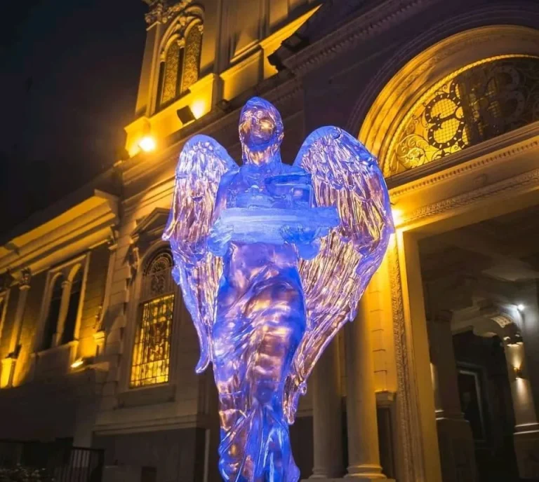 Memoriales de luz: esculturas a las víctimas del COVID-19