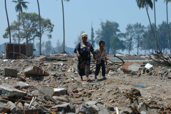 Ecuador no ha experimentado un desastre de tal magnitud, pero ciudades como Banda Aceh, en Indonesia, nos ofrecen una referencia de lo que puede ocurrir y cómo podemos prepararnos para mitigar los riesgos en otras zonas vulnerables. Foto de Read Once