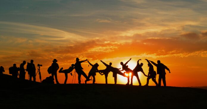 La libertad radica en el conocimiento y la acción. Cuando comprendemos nuestros derechos y participamos activamente en la sociedad, construimos un futuro más justo y democrático. #EscuelaDeCiudadanía #ParticipaciónActiva #ElCostanero. Foto de Belle Co.