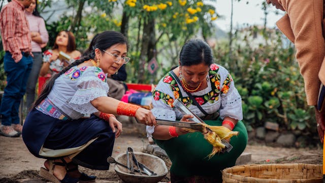 La Ruta de los Volcanes no es solo un destino para escaladores o montañistas. Es un viaje integral que combina aventura, cultura, espiritualidad y biodiversidad. Foto de Daky Imbaquingo.