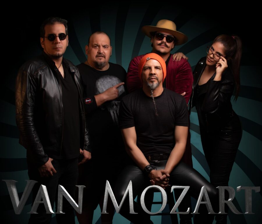 Van Mozart celebra 30 años de trayectoria. En la imagen, los integrantes actuales de esta emblemática banda de rock ecuatoriano, reconocida por su autenticidad, perseverancia y legado musical. Foto cortesía Van Mozart