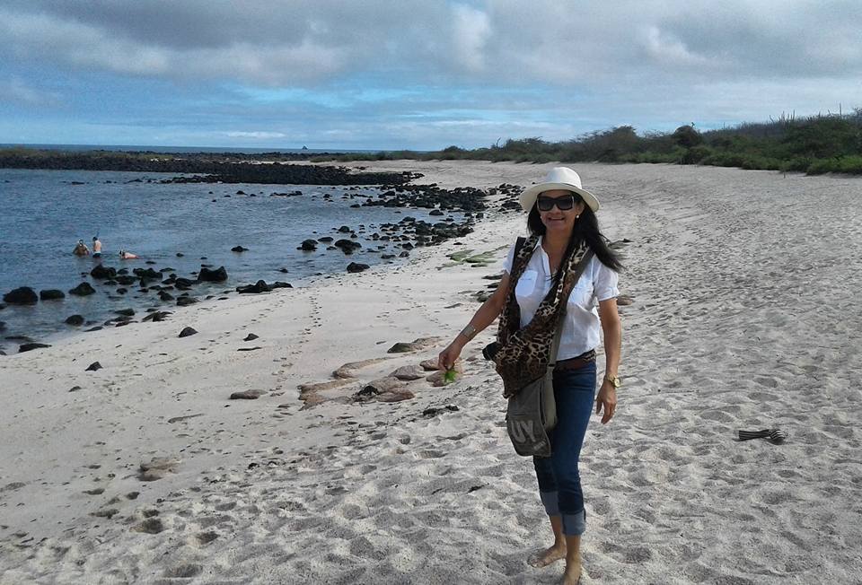 Las playas de Galápagos muestran la dualidad del destino: belleza natural única y el desafío permanente de conservar uno de los ecosistemas más frágiles del planeta.