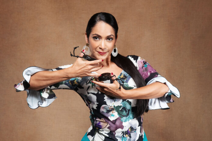 Scarlett Pazmiño, artista ecuatoriana que ha hecho de la danza y las castañuelas su lenguaje artístico, fusionando tradición española e identidad latinoamericana. Foto cortesía