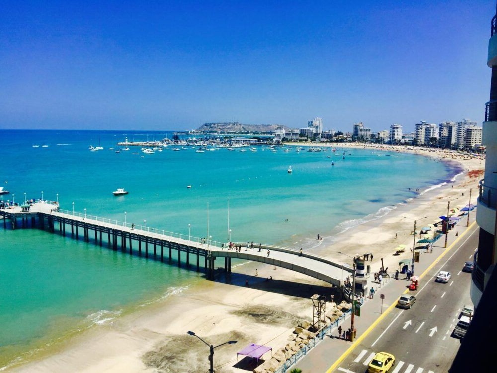 Salinas, Santa Elena.El malecón y sus playas, íconos del turismo nacional, enfrentan hoy el desafío de una gestión sostenible.