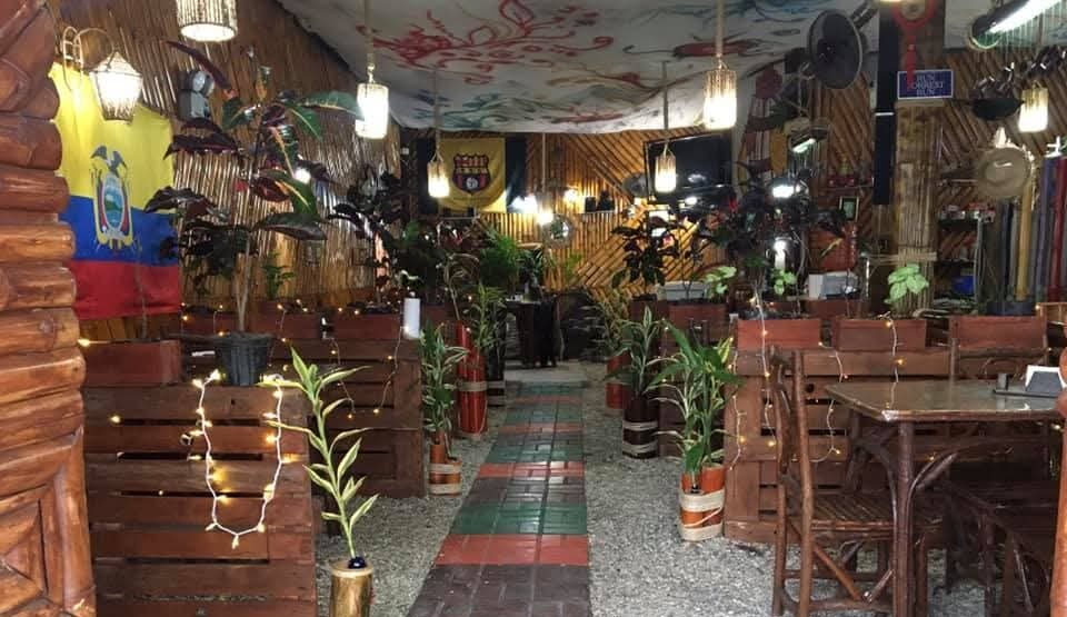 Vista interior de Isla de la Fruta en una de sus etapas anteriores. Este año el local ha sido remodelado, manteniendo su esencia costera y su ambiente familiar. ¡Seguramente les va a encantar! Foto El Costanero