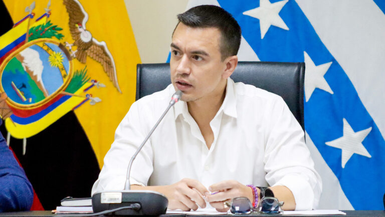 El presidente Daniel Noboa durante una intervención oficial. En tiempos de crisis, la palabra presidencial no solo informa, también orienta, rinde cuentas y construye confianza ciudadana.