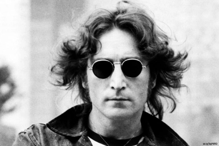 La mirada que marcó una generación. John Lennon caminaba por Nueva York con la libertad de quien había encontrado en esta ciudad un refugio para crear, amar y reinventarse. Aquí, su presencia sigue viva en cada rincón del Upper West Side.