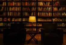 Sentido, significación y sinfonía de la palabra desde la voz interior La palabra, la lectura y la reflexión convergen en el espacio íntimo donde nace la voz interior y el pensamiento crítico.