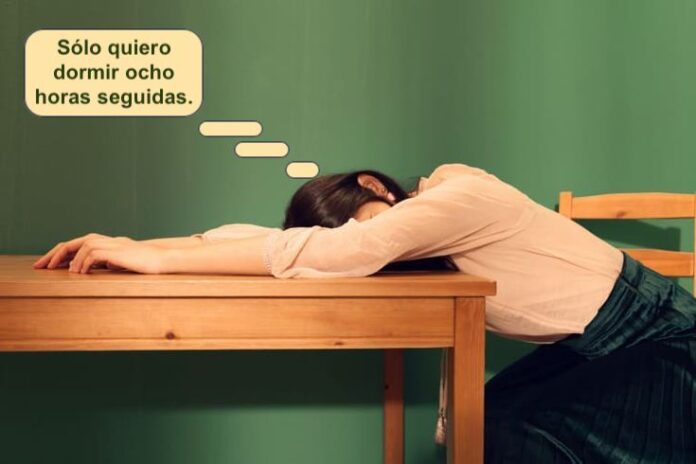 Madres agotadas: la incidencia de las paternidades ausentes en la vida de las mujeres ecuatorianas.