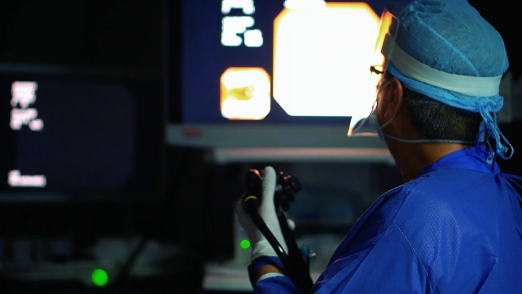 El diagnóstico y tratamiento oportunos son determinantes en la atención del cáncer. La capacidad tecnológica, el personal especializado y el acceso a los servicios forman parte de una respuesta que requiere planificación y recursos. Imagen: SOLCA Guayaquil.
